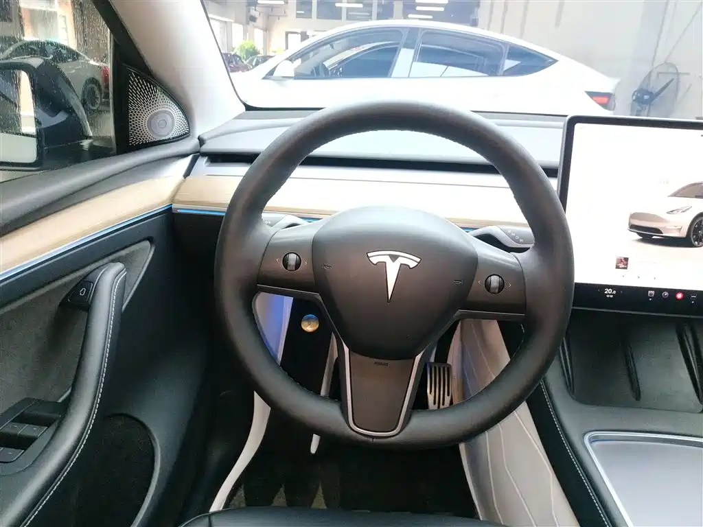 Tesla Model Y 2023 — фото 11