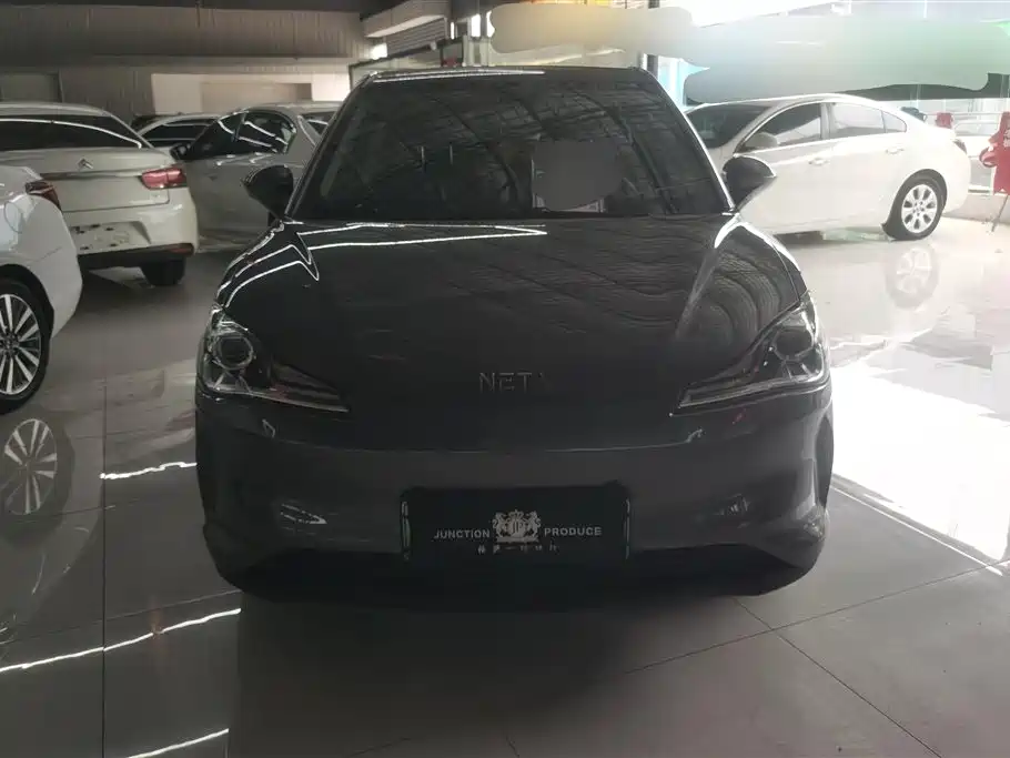 Neta V 2022