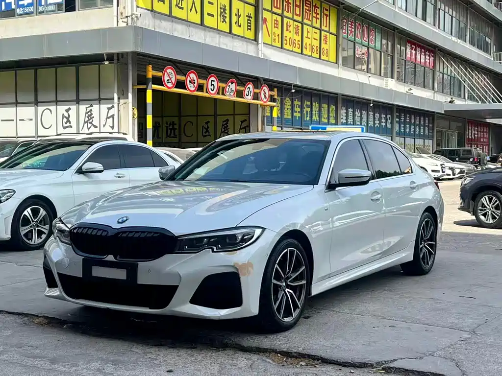 BMW 3 Series 2021 — фото 1
