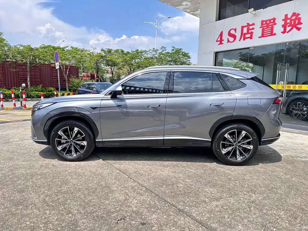 Roewe RX5 New Energy 2023 — фото 7