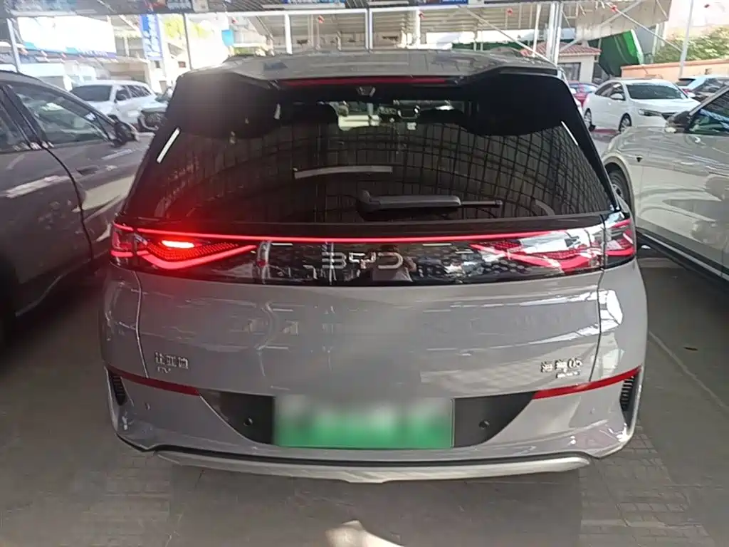 BYD Sealion 05 EV 2025 — фото 6