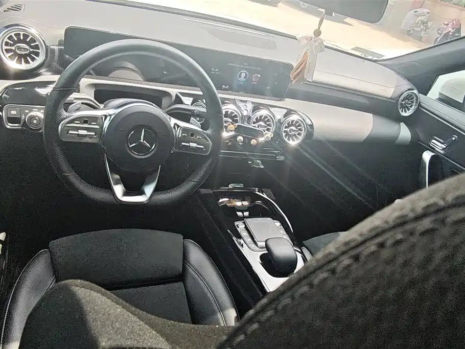Mercedes-Benz A-Class 2023 — фото 12