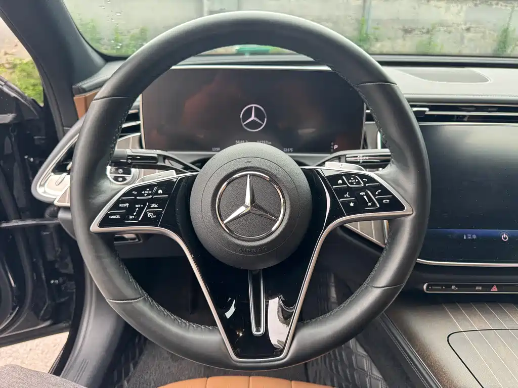 Mercedes-Benz E-Class 2024 — фото 17