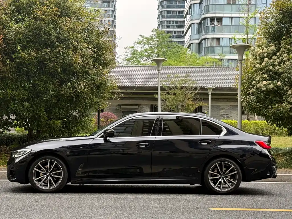 BMW 3 Series 2021 — фото 14