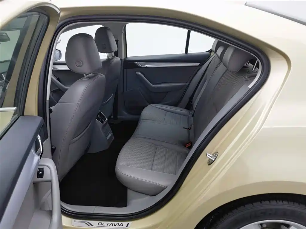 Skoda Octavia 2014 — фото 15