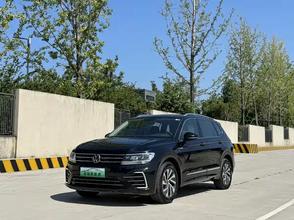 Volkswagen Tiguan L Plug-In Hybrid 2021
