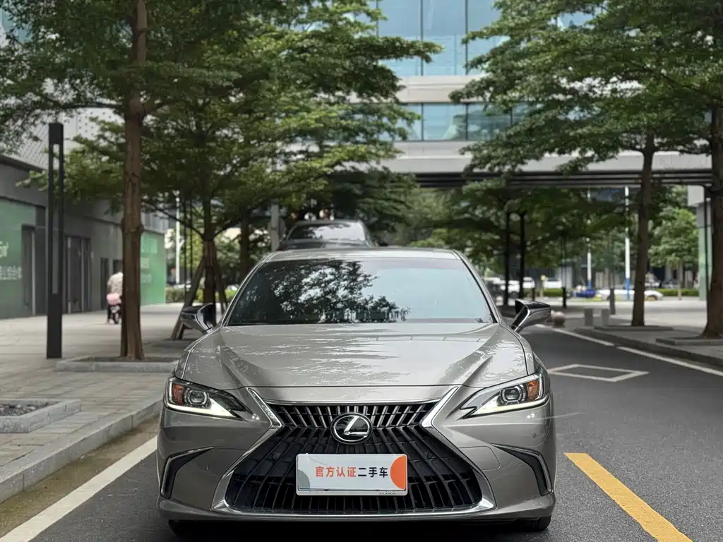 Lexus ES 2022 — фото 2