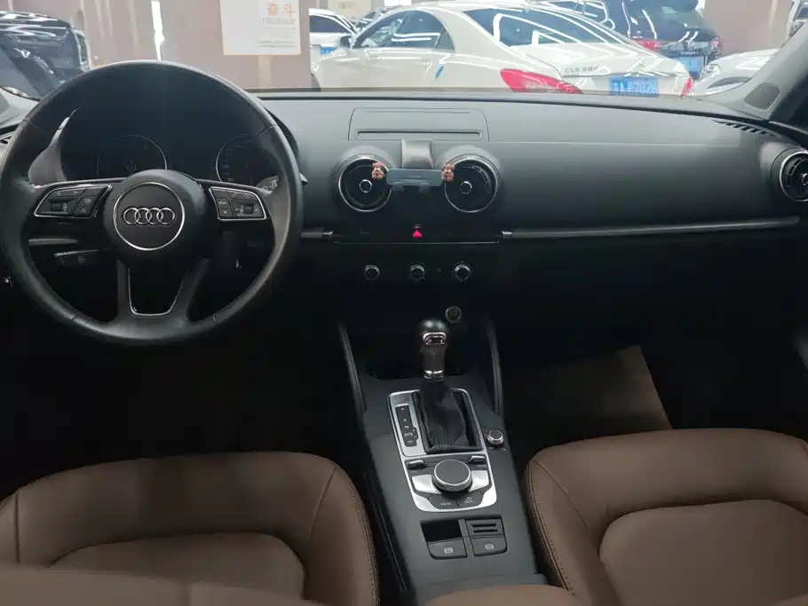 Audi A3 2021 — фото 12
