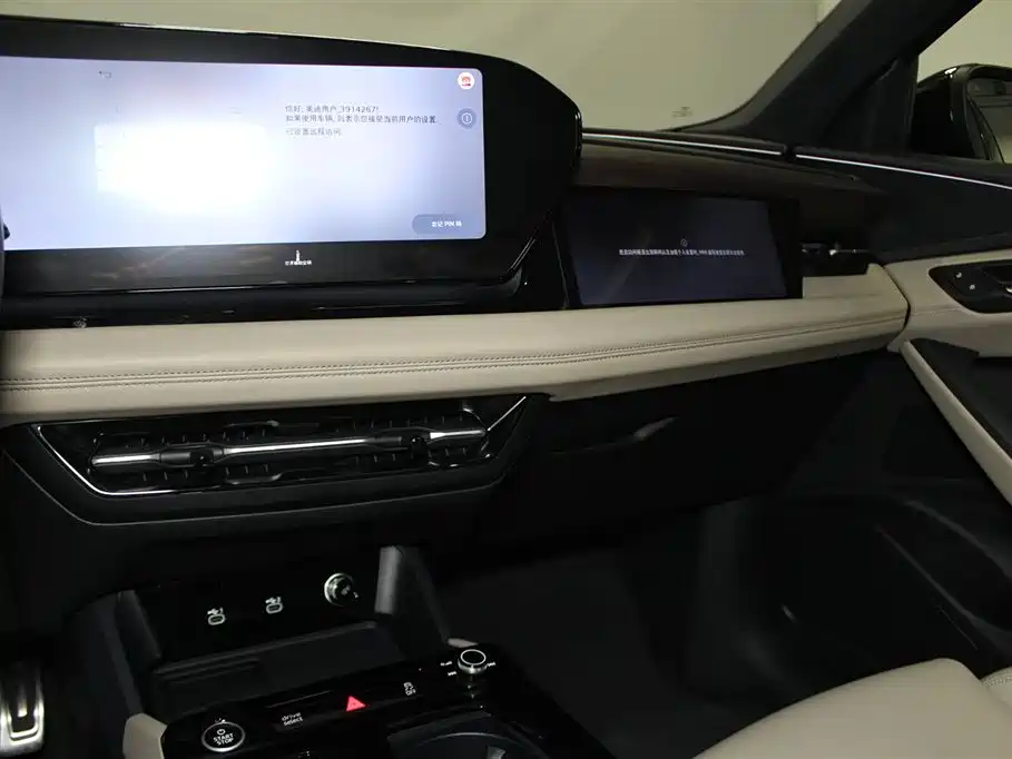 Audi Q6L e-tron 2025 — фото 12