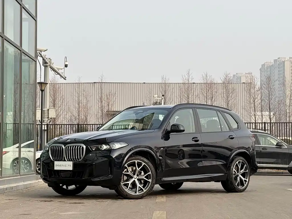 BMW X5 2025 — фото 1