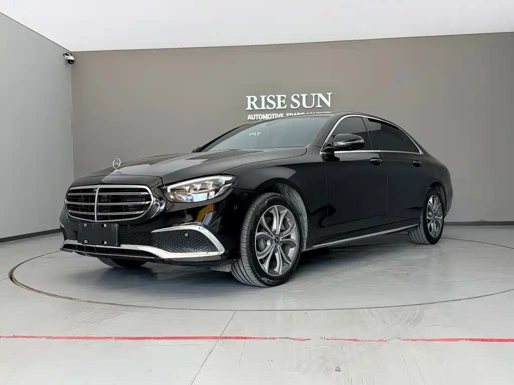 Mercedes-Benz E-Class 2023 — фото 1