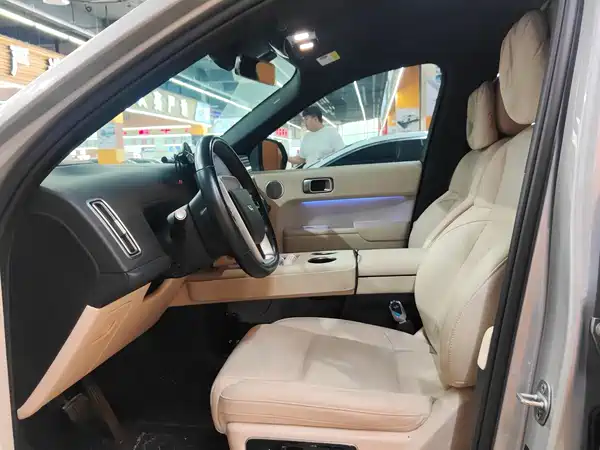 Li Auto L8 2023