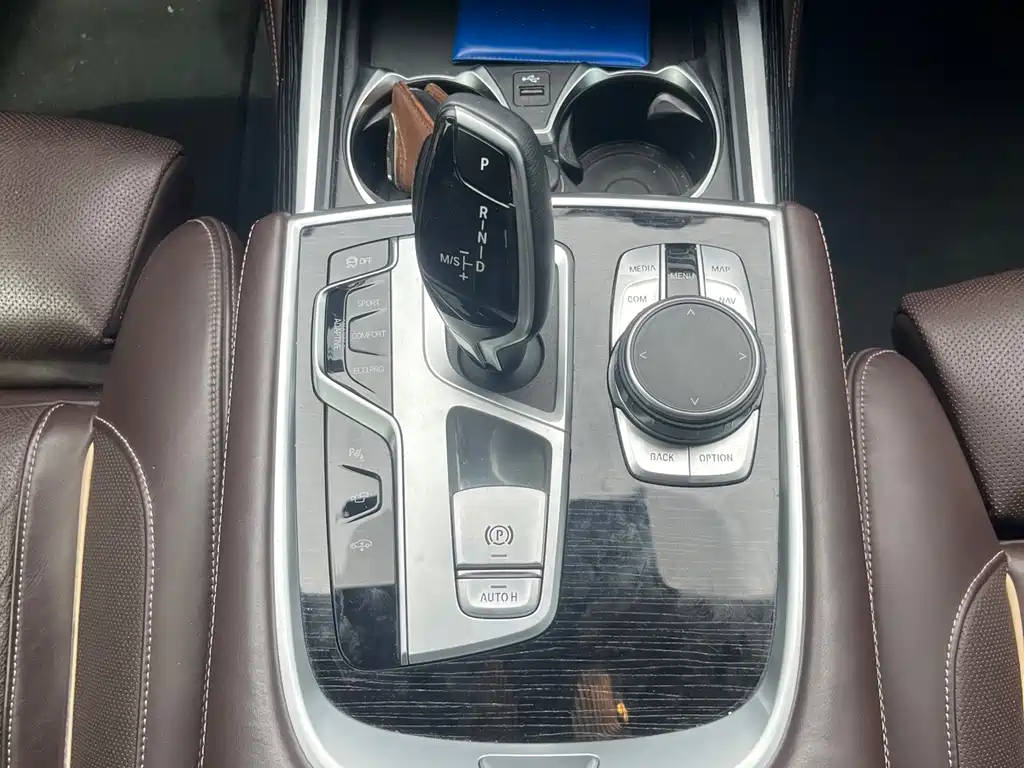 BMW 7 Series 2020 — фото 13