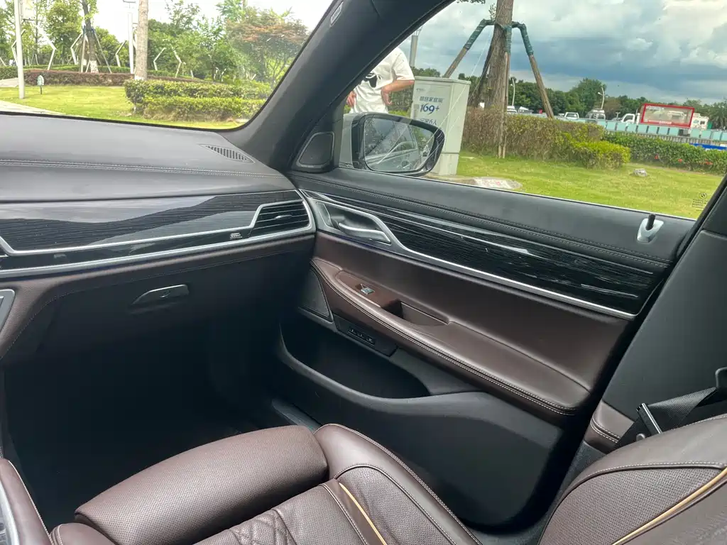 BMW 7 Series 2020 — фото 15