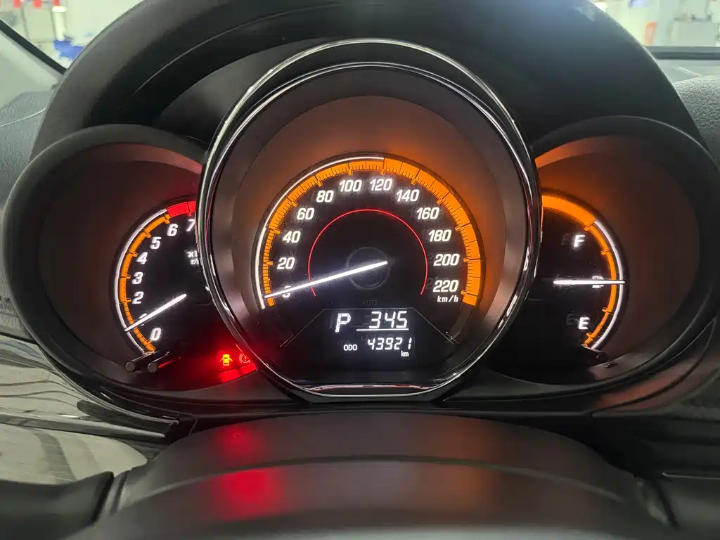 Toyota Yaris L 2022 — фото 17