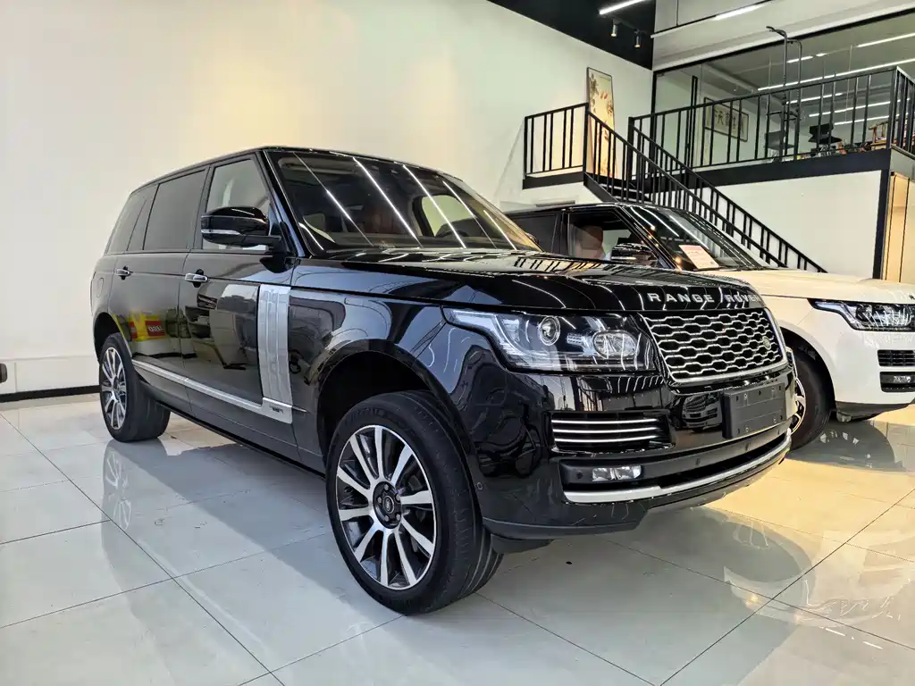 Land Rover Range Rover 2017 — фото 1