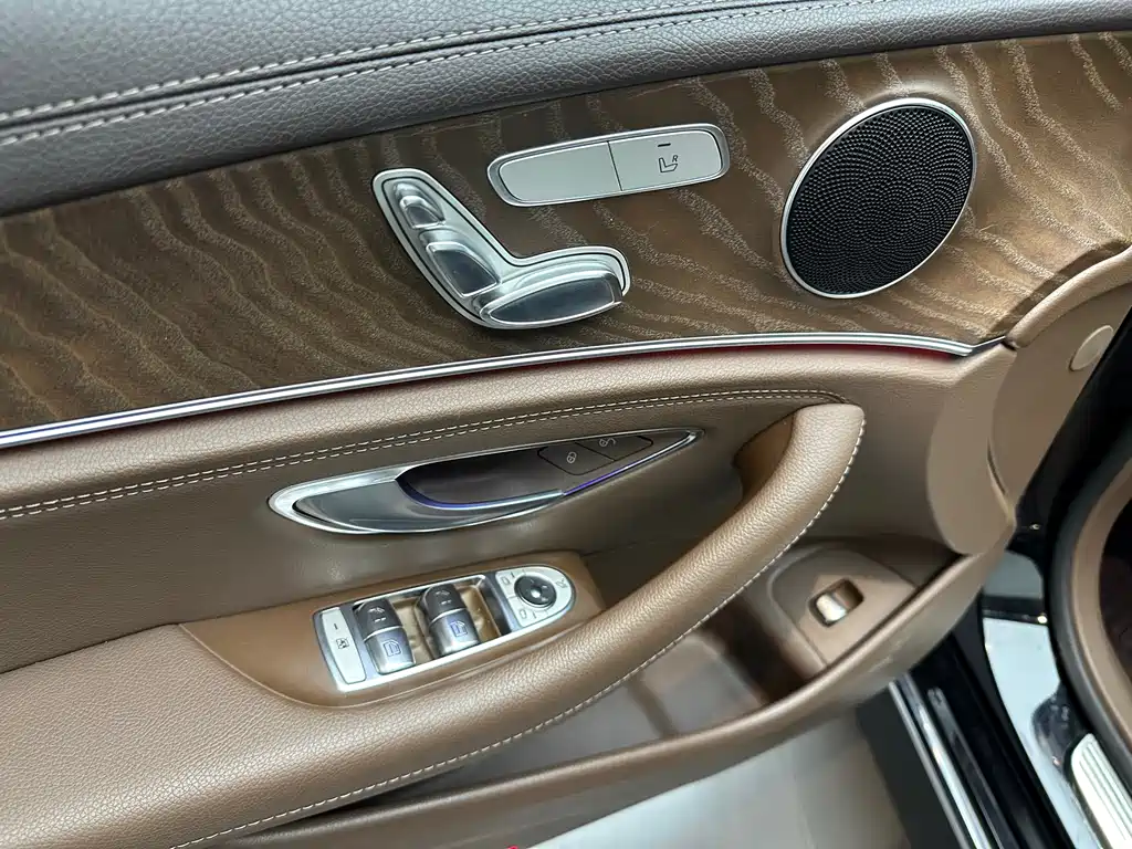 Mercedes-Benz E-Class 2018 — фото 17