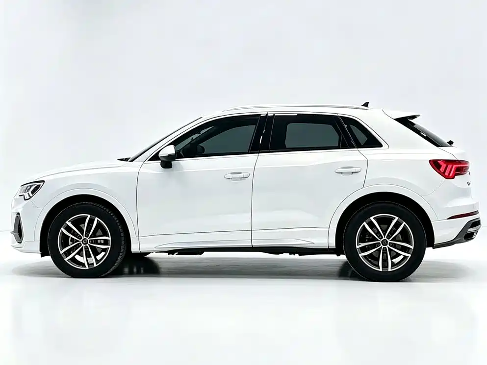 Audi Q3 2021 — фото 7