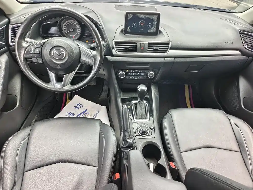 Mazda 3 Axela 2015