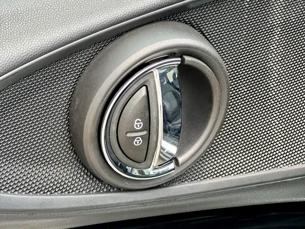 MINI Clubman 2019 — фото 21