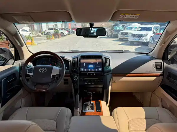 Toyota Land Cruiser 2015