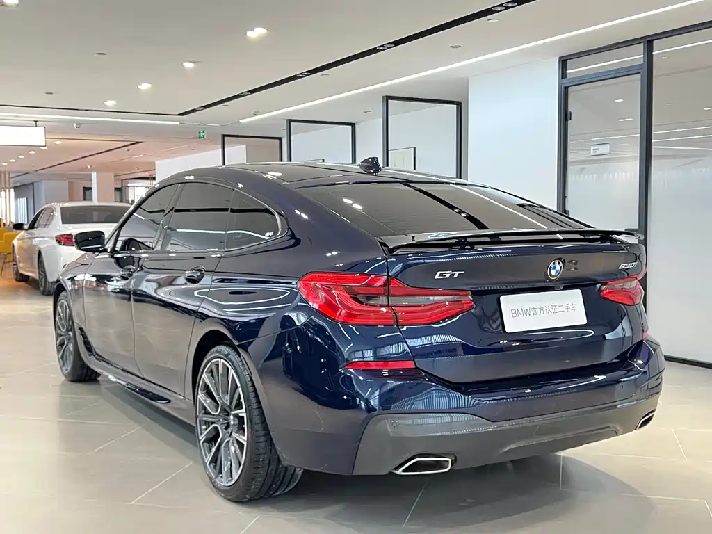 BMW 6 Series GT 2025 — фото 21