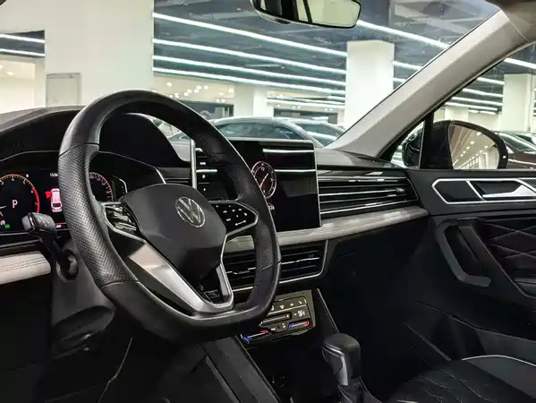 Volkswagen Tiguan L 2023