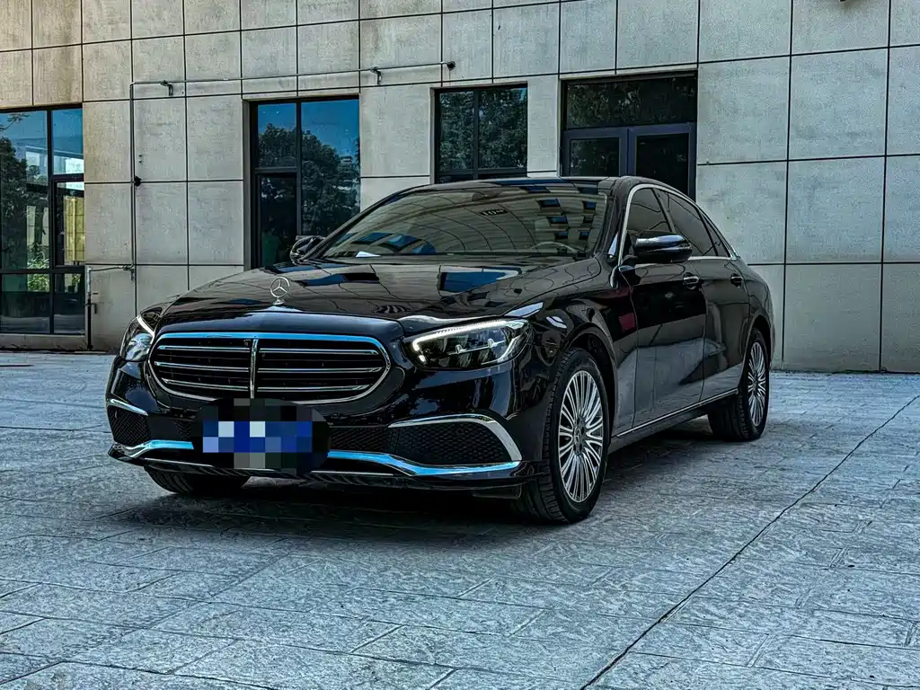 Mercedes-Benz E-Class 2022