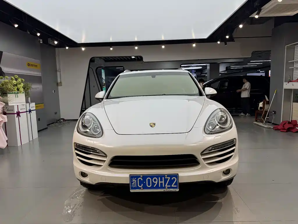 Porsche Cayenne 2013 — фото 2