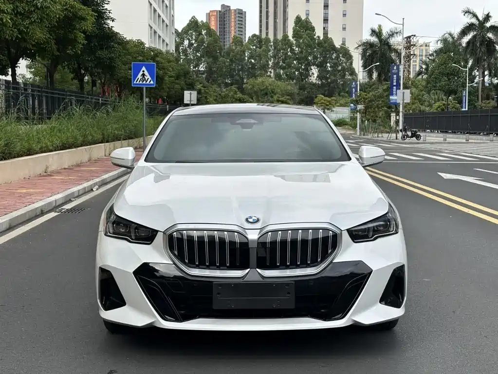 BMW 5 Series 2024