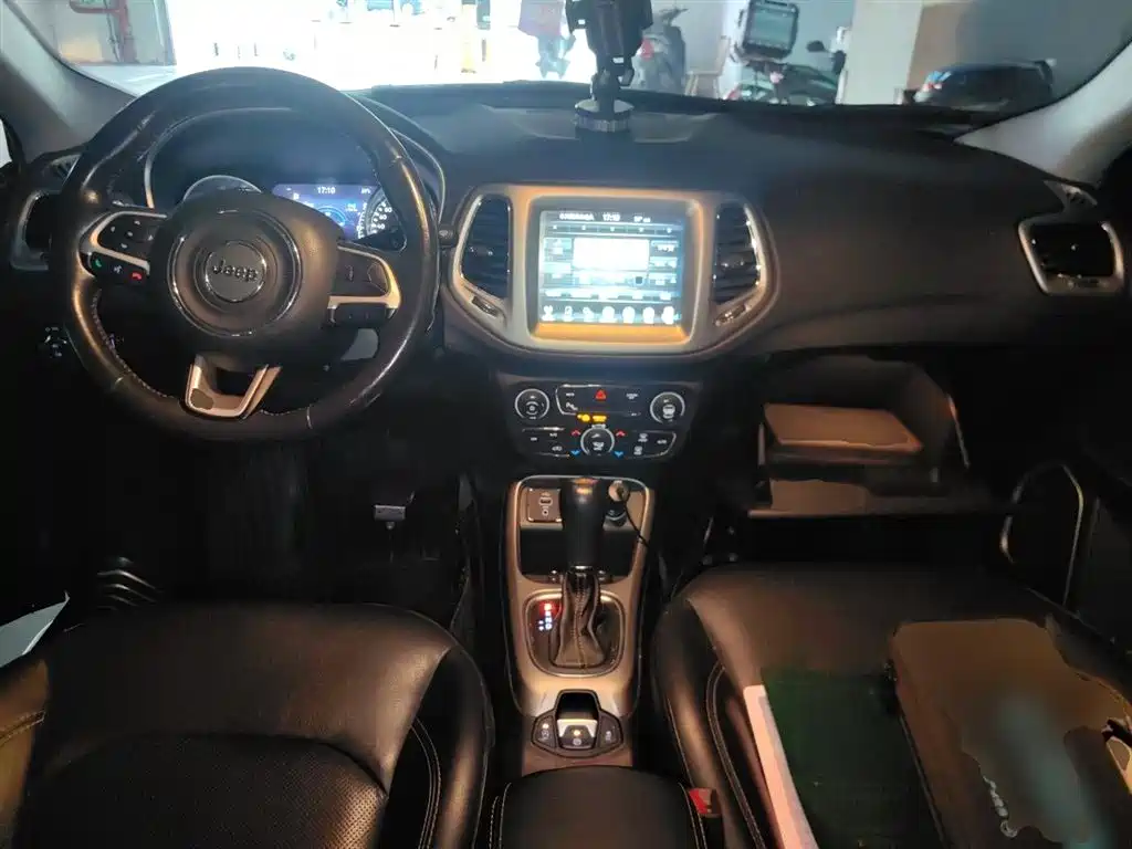 Jeep Compass 2018 — фото 6