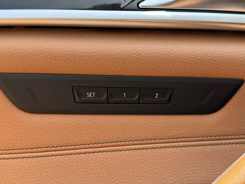 BMW 5 Series 2017 — фото 14