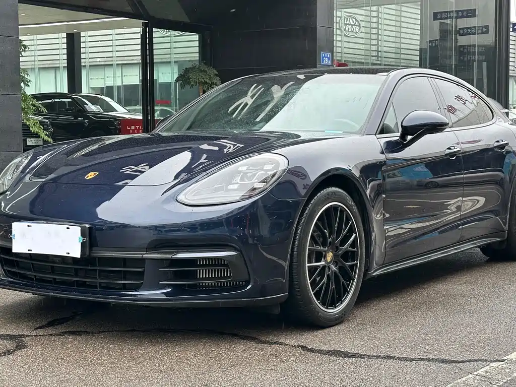Porsche Panamera 2020 — фото 1