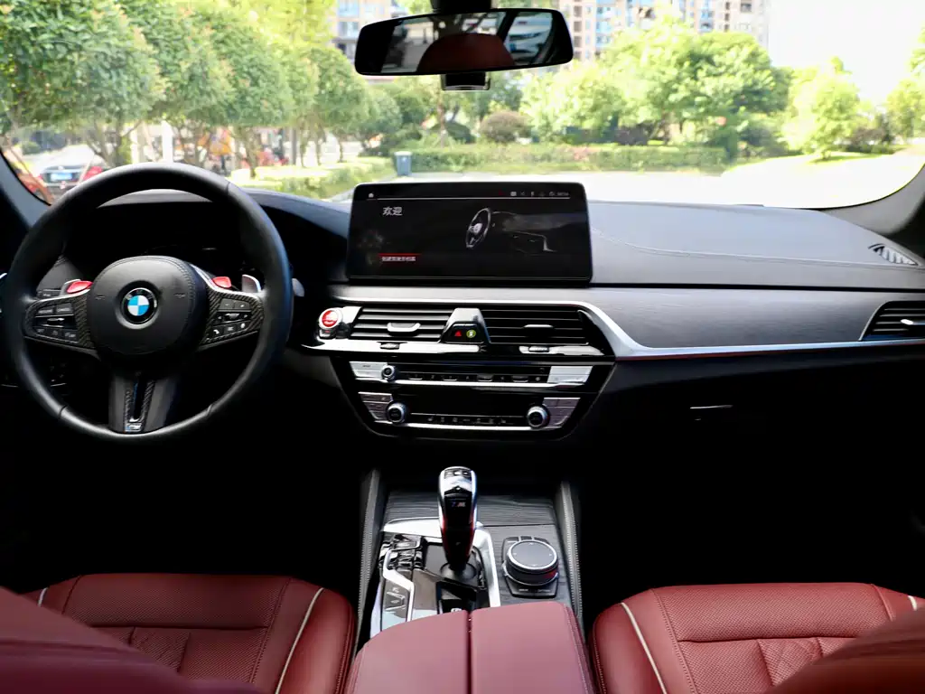 BMW 5 Series 2021 — фото 14