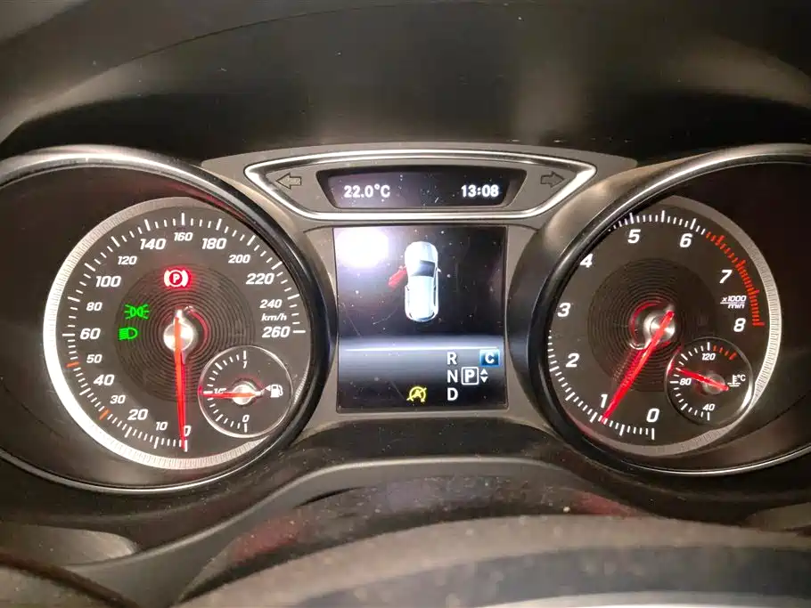 Mercedes-Benz GLA 2018 — фото 14