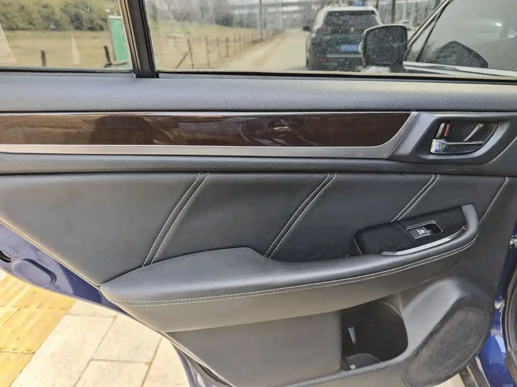Subaru Outback 2016 — фото 14