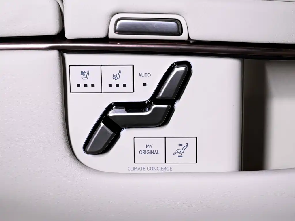 Lexus LM 2024 — фото 15