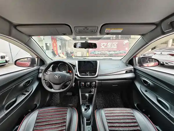Toyota Yaris L 2021