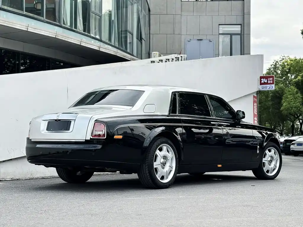 Rolls-Royce Phantom 2013 — фото 10