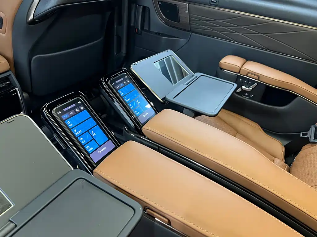 Toyota Alphard 2024 — фото 13