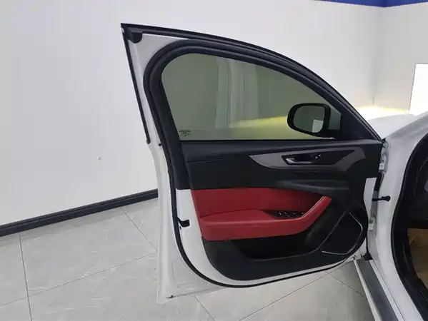 Jaguar XEL 2022