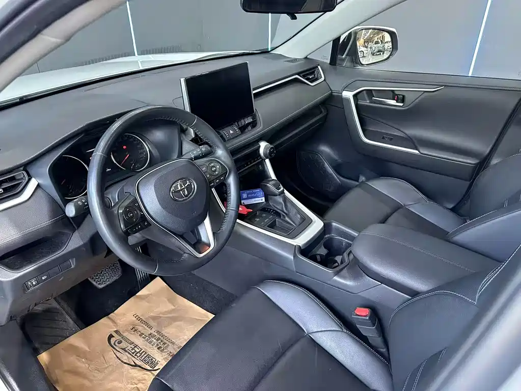 Toyota Wildlander 2022 — фото 11