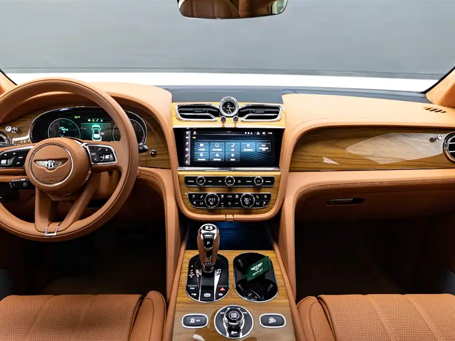 Bentley Bentayga 2021 — фото 10