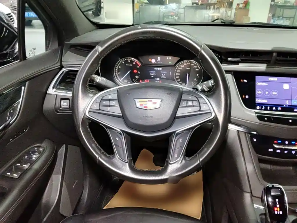 Cadillac XT5 2020 — фото 11