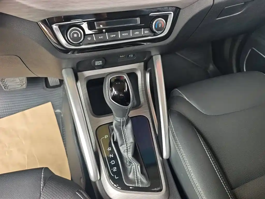 Geely Vision X3 2017 — фото 14