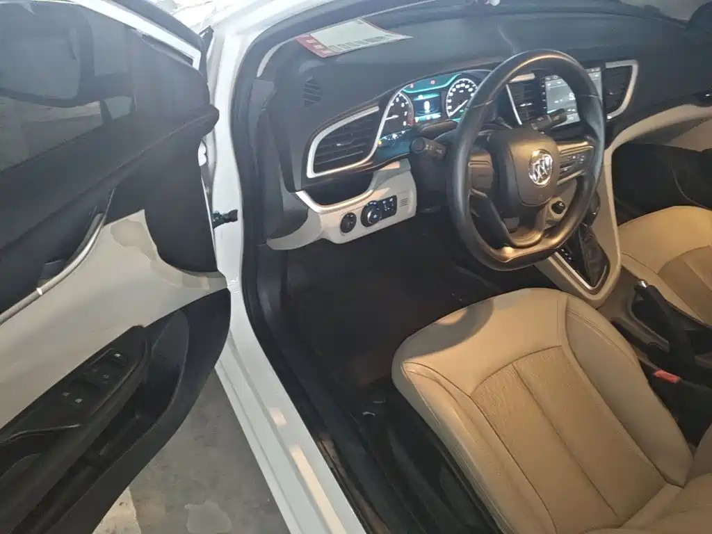 Buick Excelle 2017 — фото 16