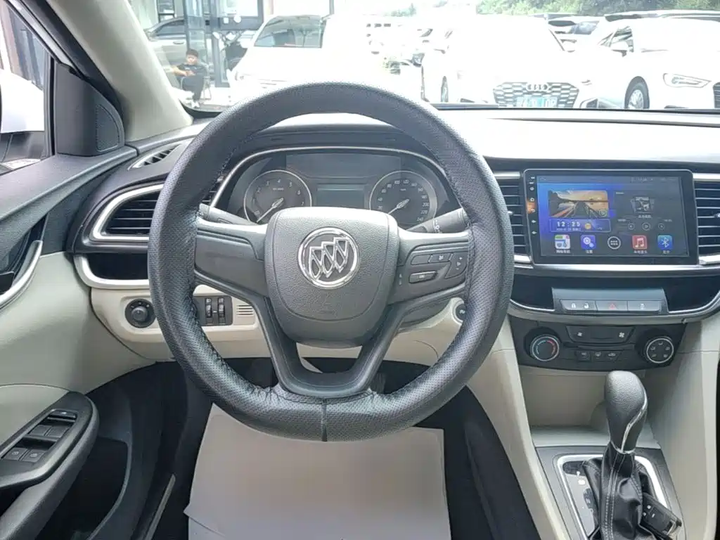 Buick Excelle 2016 — фото 11