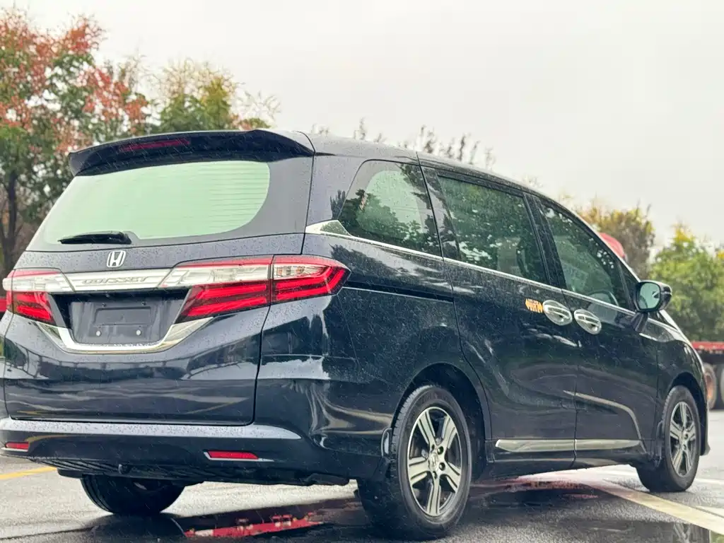 Honda Odyssey 2016 — фото 6