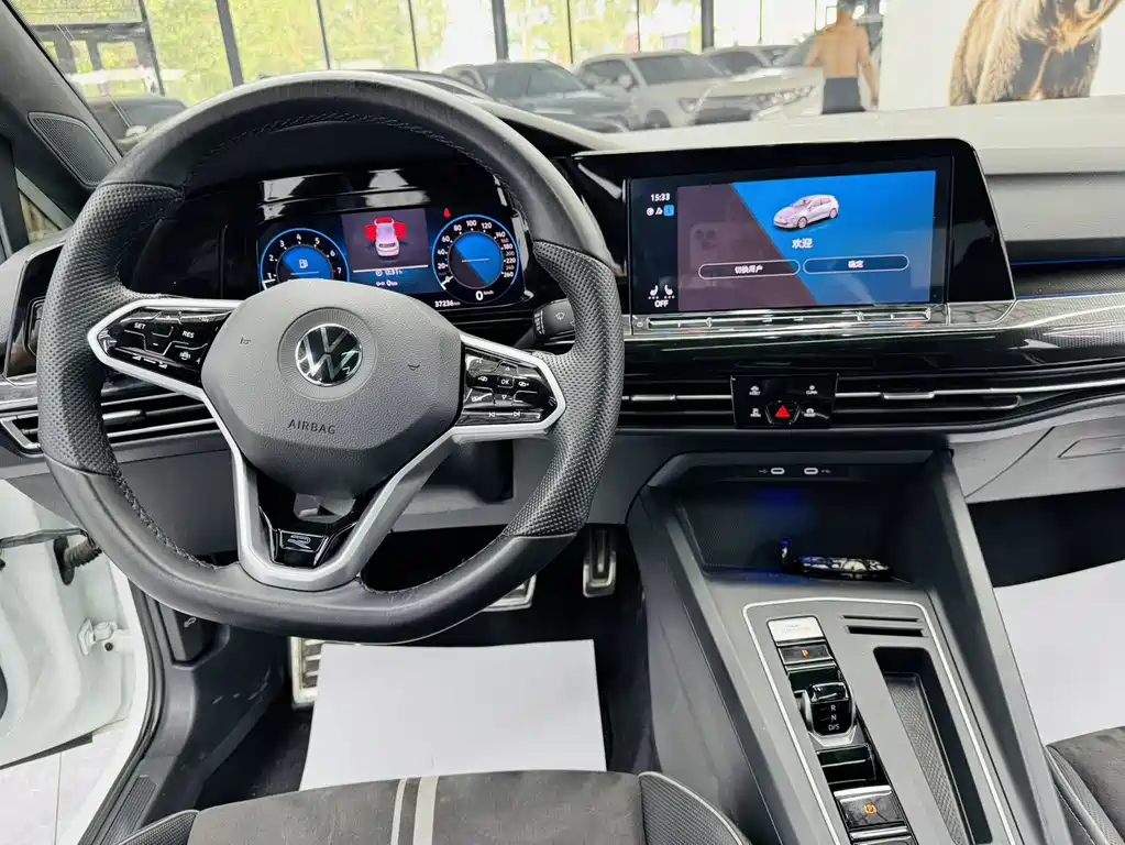 Volkswagen Golf 2022