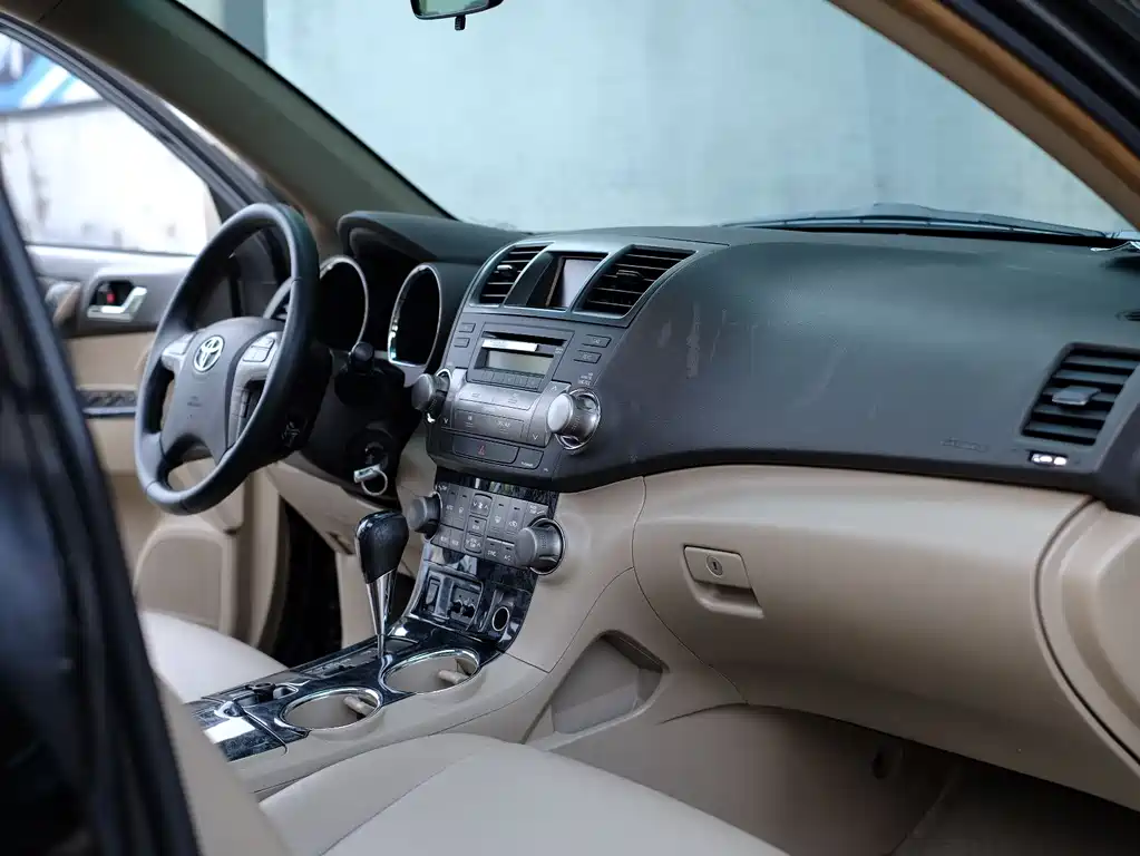 Toyota Highlander 2010 — фото 49